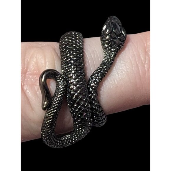 Gothic Gunmetal Tone Textured Snake Ring Size 5 1/2 - Picture 5 of 14